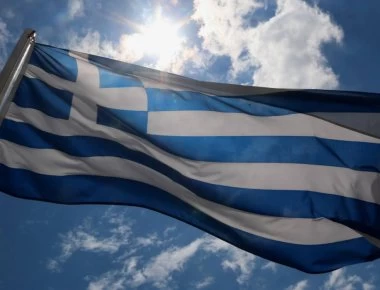 Μαροκινός προσπάθησε να κατεβάσει την ελληνική σημαία στην Σάμο - Ακαριαία αντίδραση των πολιτών